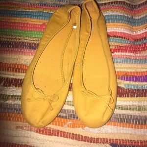 Never worn mustard yellow flats